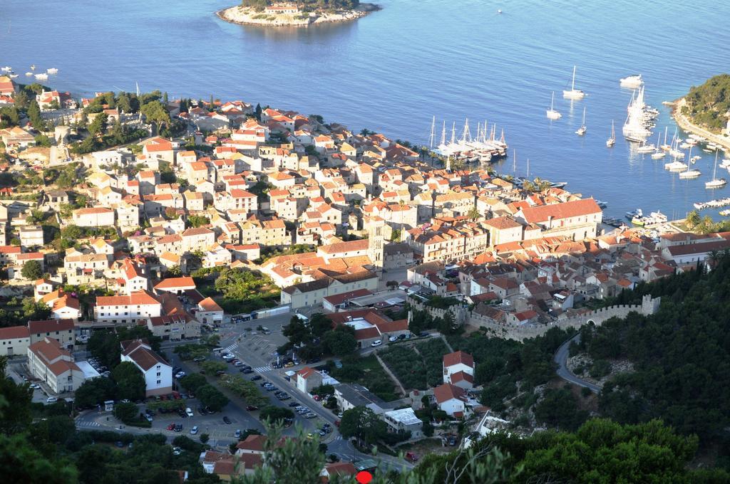 Rooms & Apartments Tepsa - Centre Hvar Town Exterior photo
