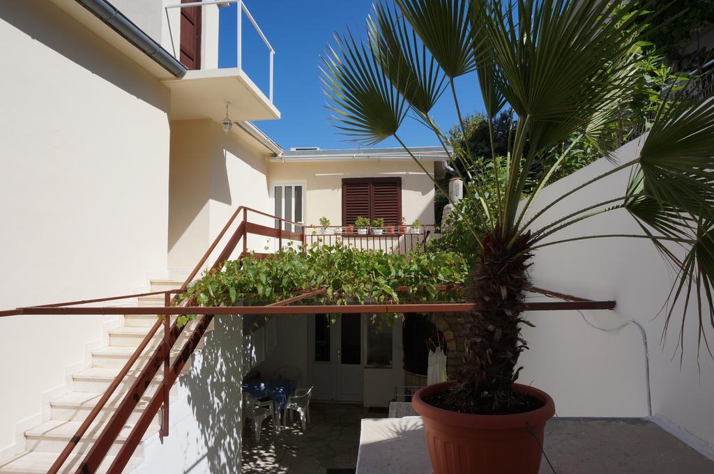 Rooms & Apartments Tepsa - Centre Hvar Town Exterior photo